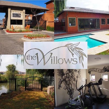 Or Tambo Self Catering Apartments, The Willows Boksburg Eksteriør billede