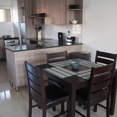 Or Tambo Self Catering Apartments, The Willows Boksburg Eksteriør billede