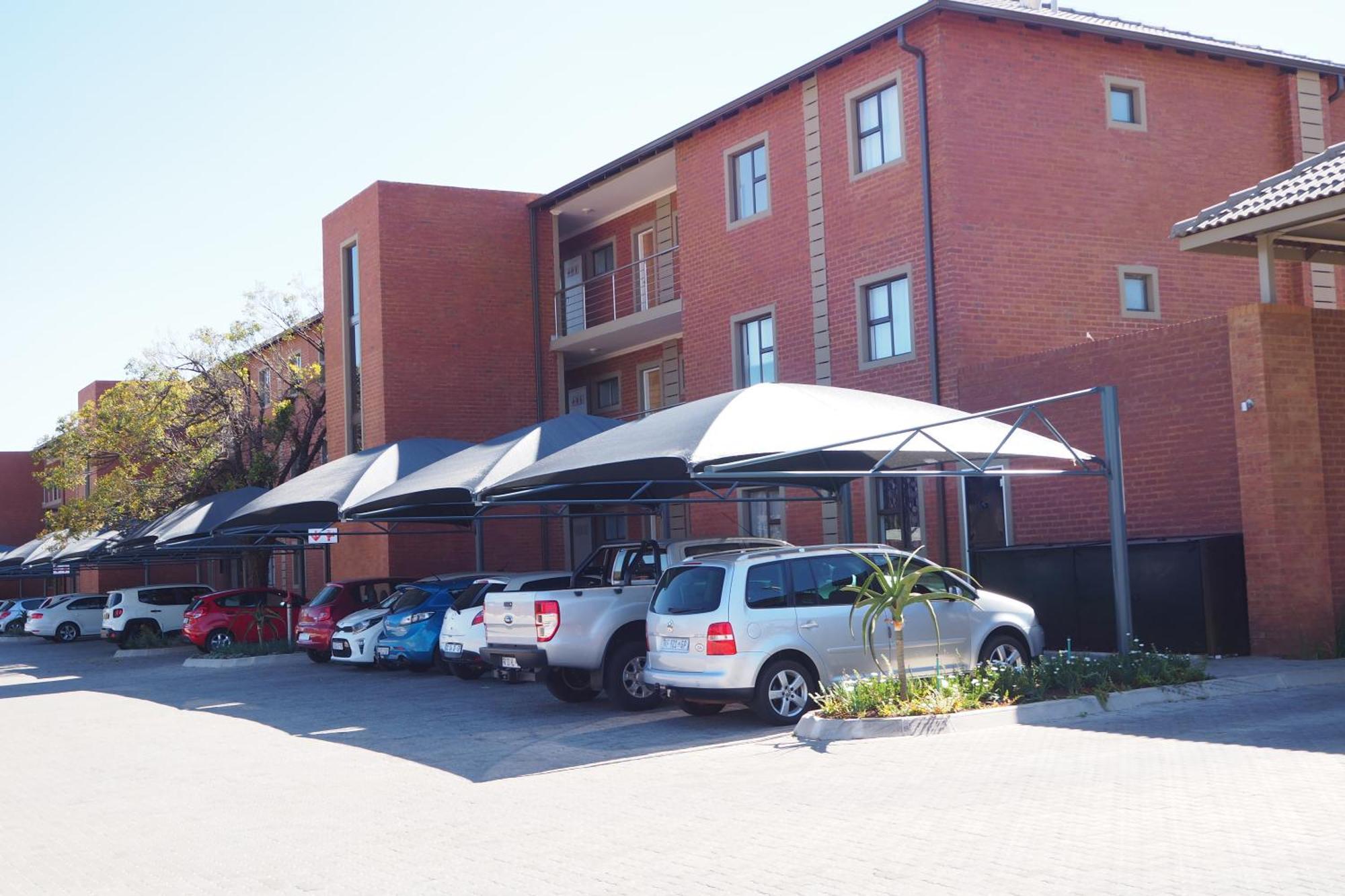 Or Tambo Self Catering Apartments, The Willows Boksburg Eksteriør billede
