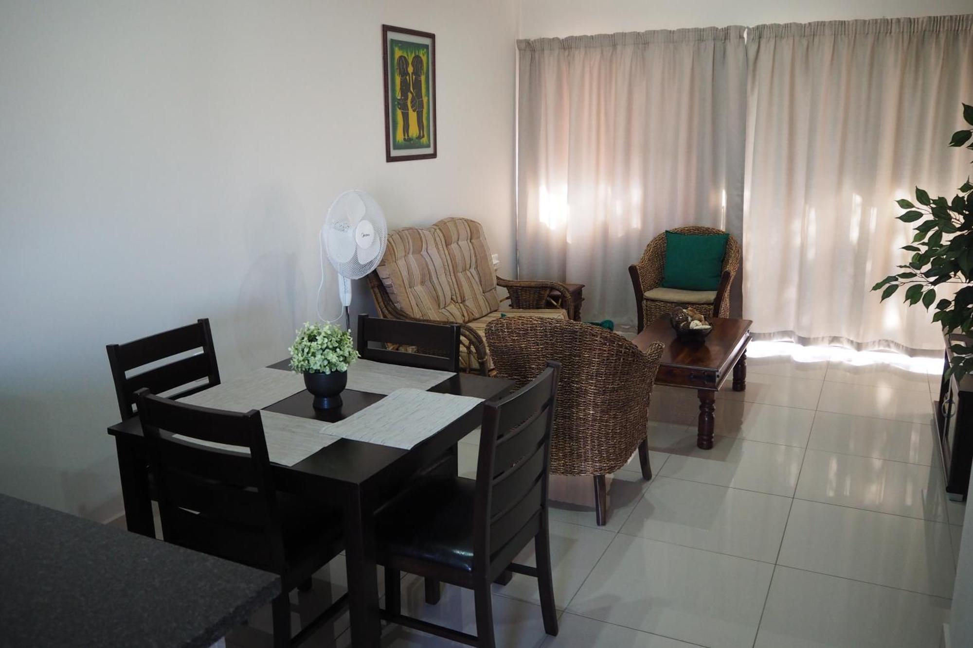 Or Tambo Self Catering Apartments, The Willows Boksburg Eksteriør billede