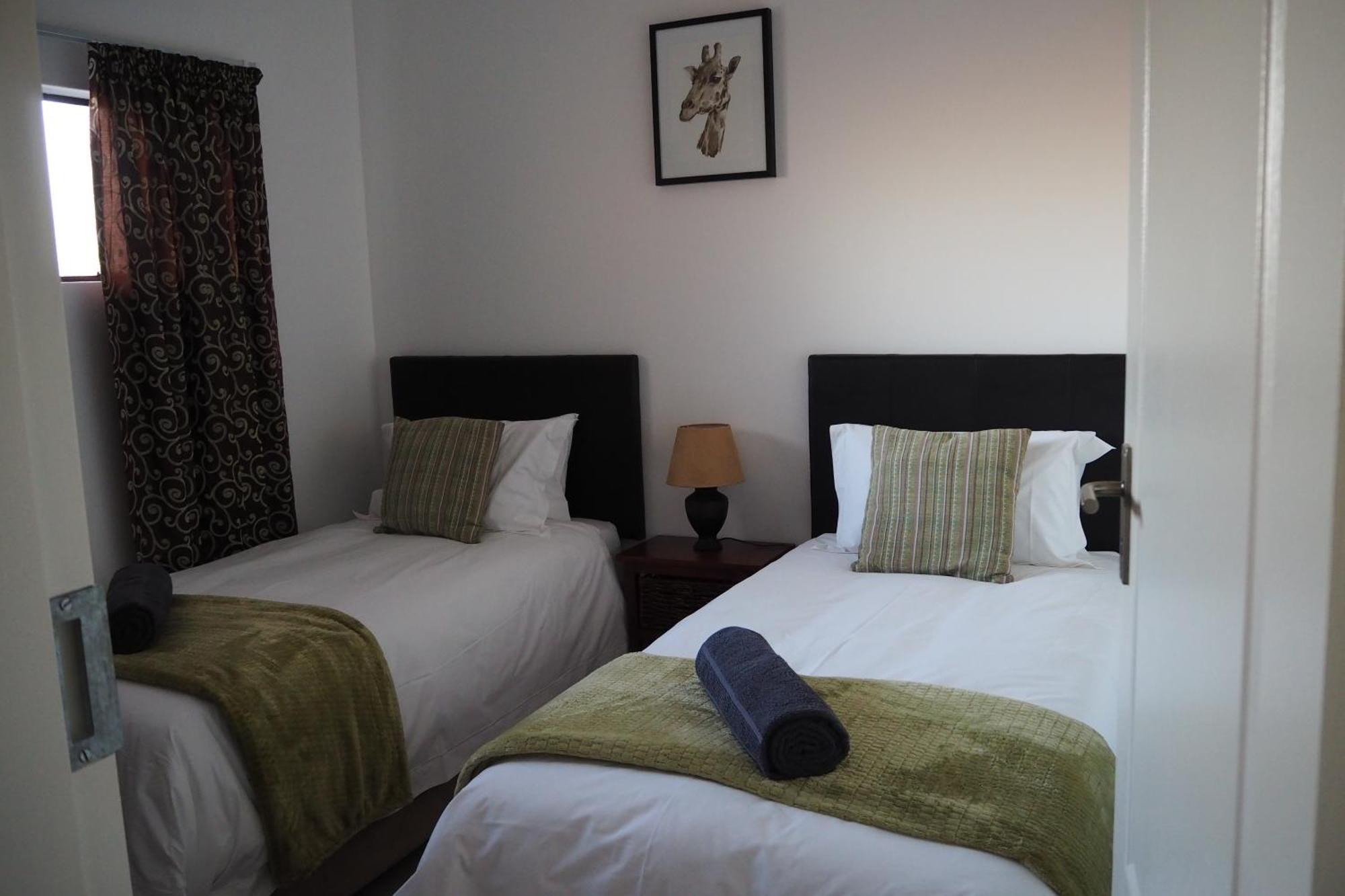 Or Tambo Self Catering Apartments, The Willows Boksburg Eksteriør billede