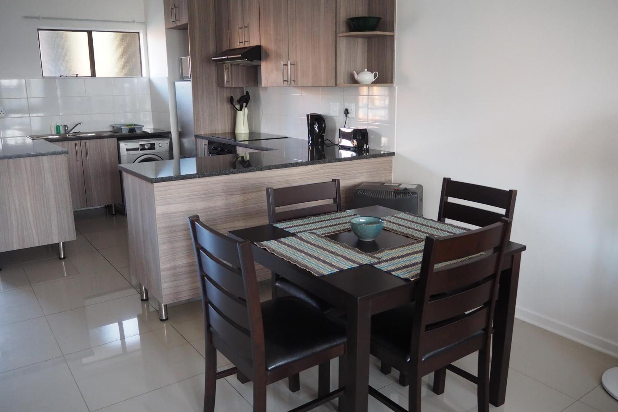 Or Tambo Self Catering Apartments, The Willows Boksburg Eksteriør billede