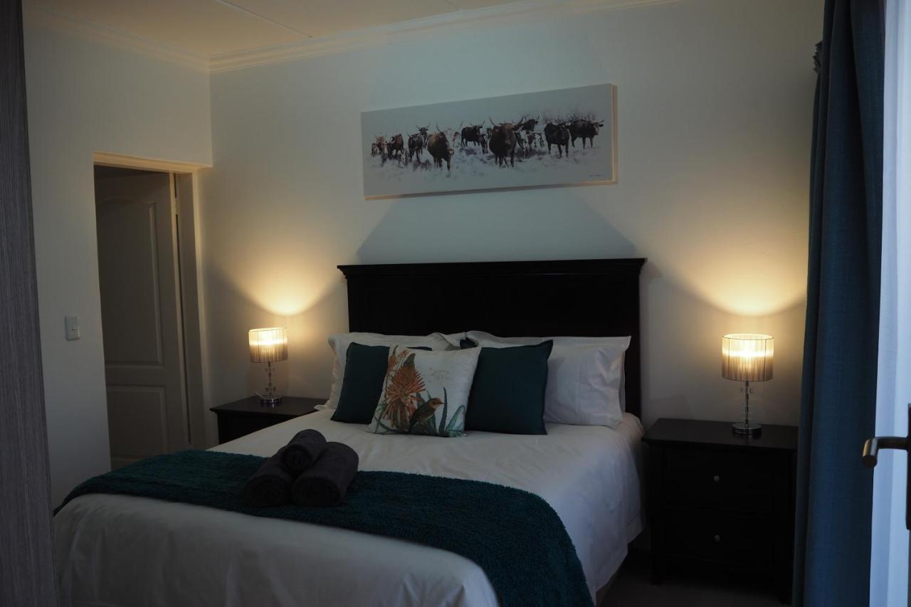 Or Tambo Self Catering Apartments, The Willows Boksburg Eksteriør billede