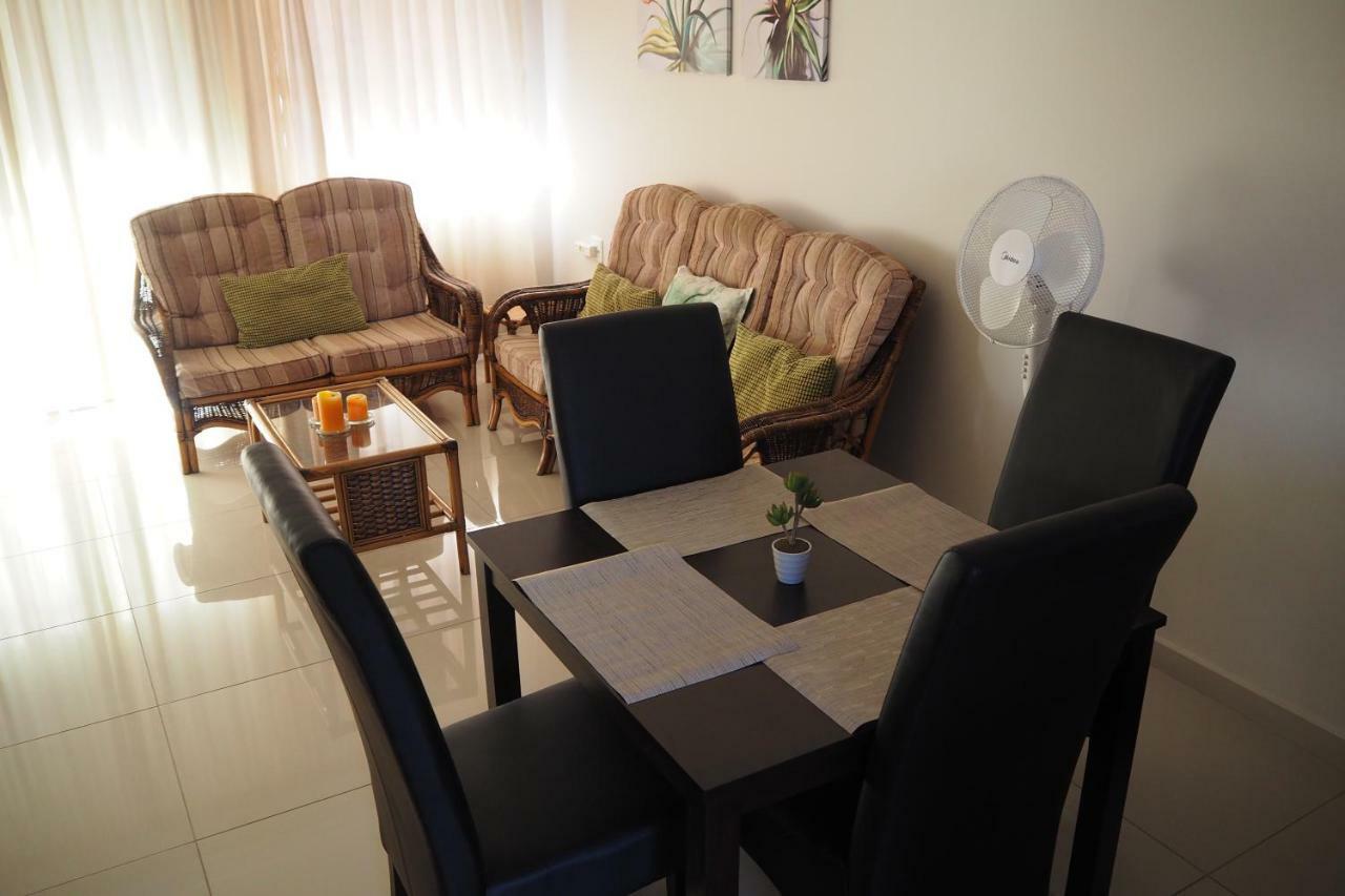 Or Tambo Self Catering Apartments, The Willows Boksburg Eksteriør billede
