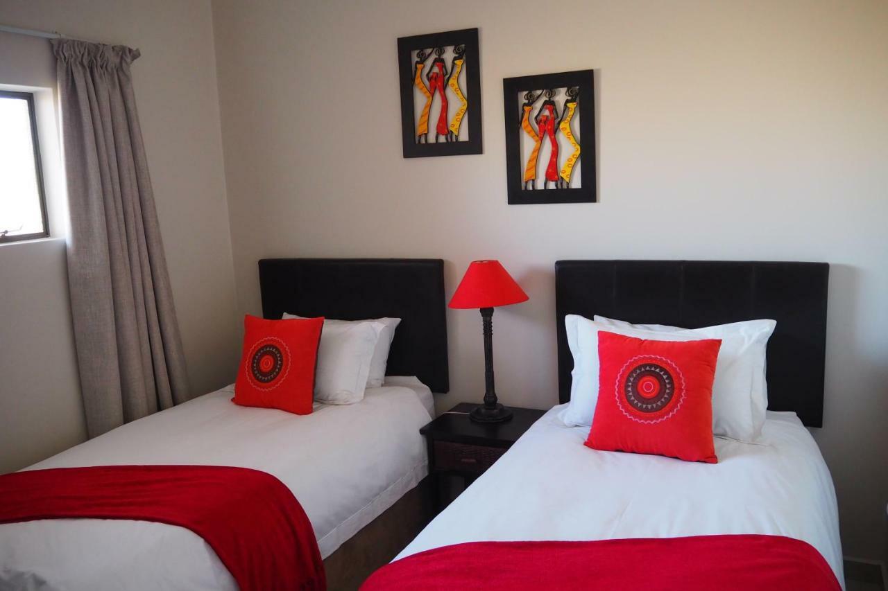 Or Tambo Self Catering Apartments, The Willows Boksburg Eksteriør billede
