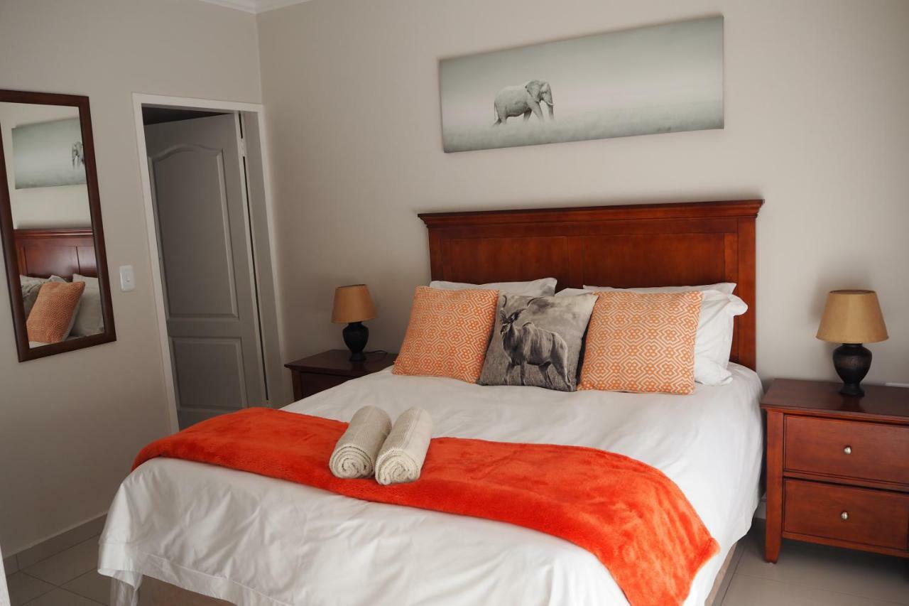 Or Tambo Self Catering Apartments, The Willows Boksburg Eksteriør billede