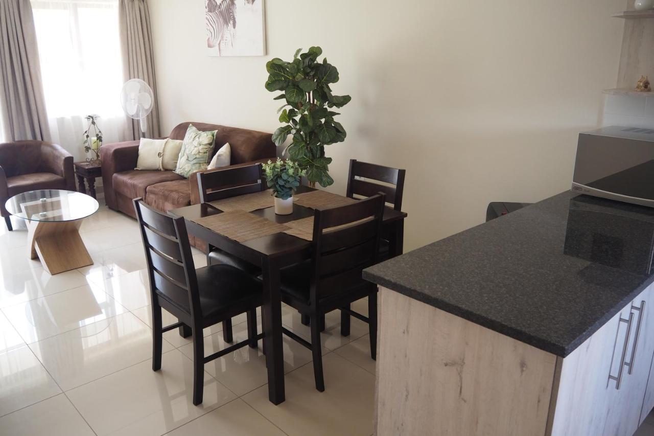 Or Tambo Self Catering Apartments, The Willows Boksburg Eksteriør billede